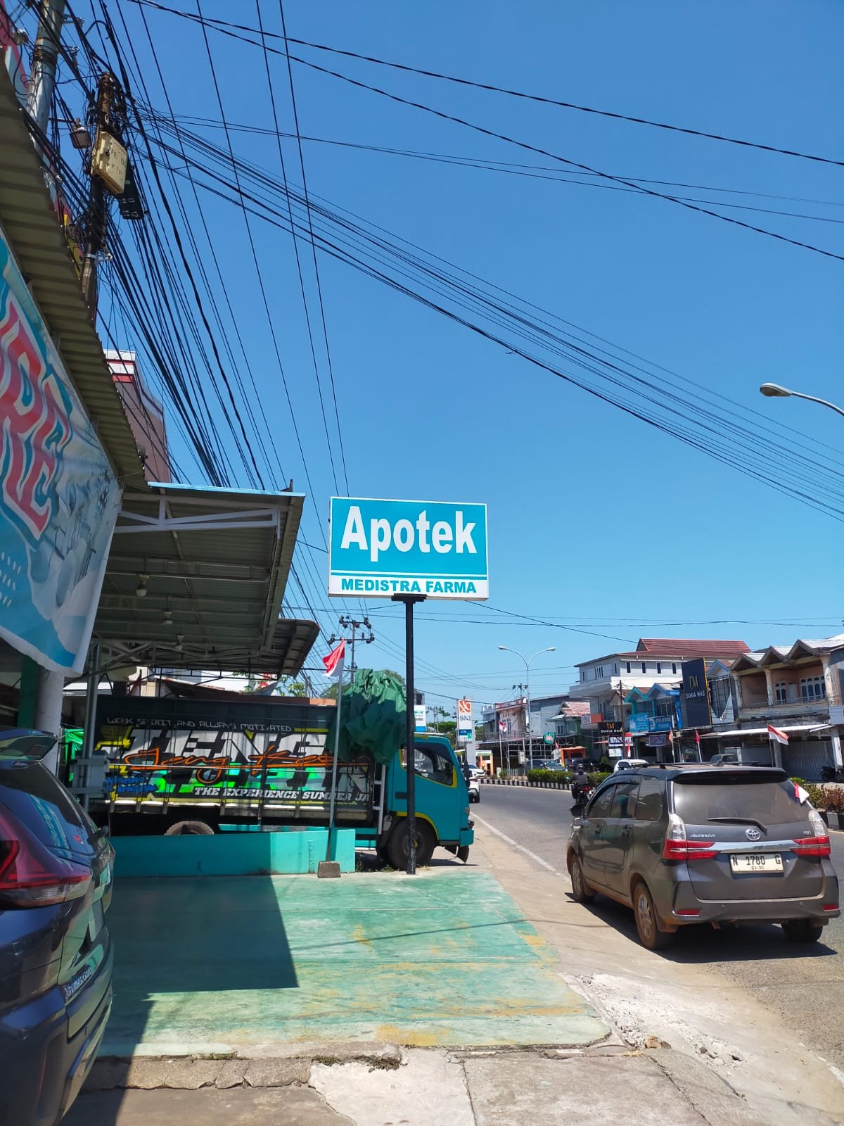 Kawasan apotek Medistra Farma